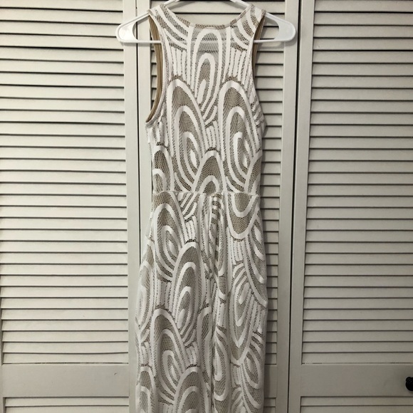 White/nude lace body con dress - Picture 2 of 4